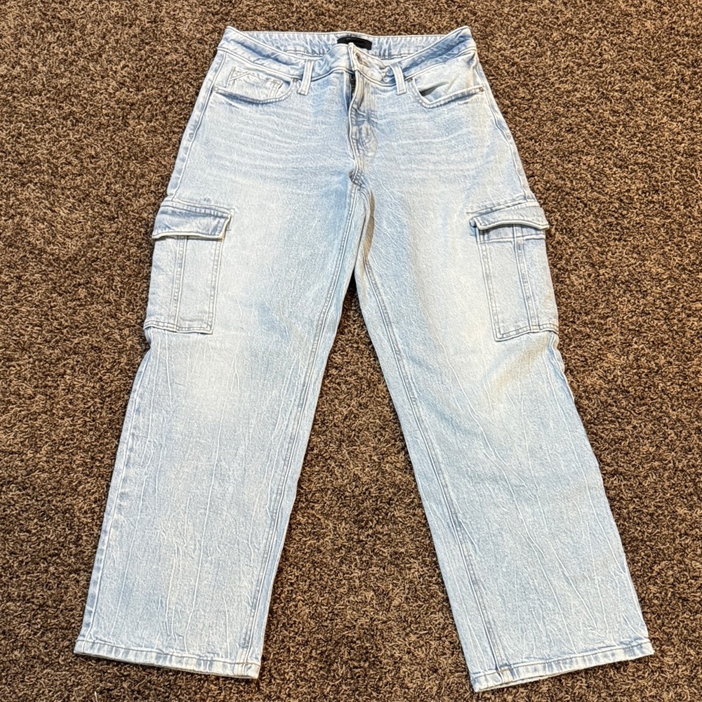 Light Wash Boyfriend Cargo Jeans - Women